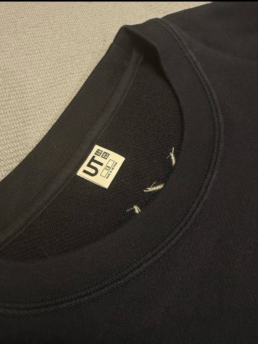 Uniqlo x KAWS Black Crewneck Sweater Companion Graphic Ch/13 - Adult Sm Pullover - Picture 3 of 9